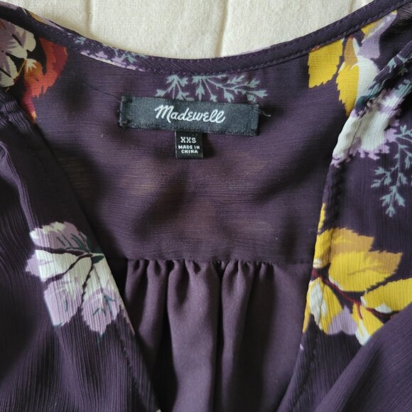 NWOT Georgette wrap top in Blooming Oasis - Picture 2 of 4